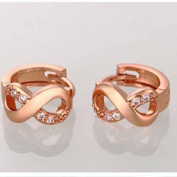 🥰INFINITY EARRINGS IN RoseGold or Gold colors - Picture 5 of 5